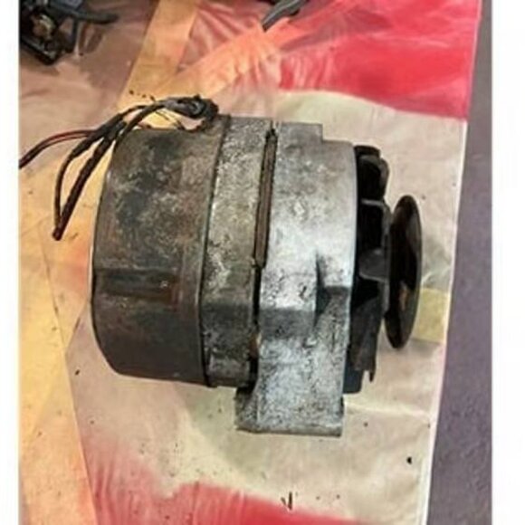 120 hp mercruiser (2.5l 153 cu in) alternator with pulley - Picture 1 of 2